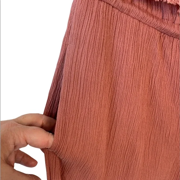 •SOLD•AERIE Rose Pink Crinkle Fabric Strapless Elastic Cuff Jumpsuit Size Small - Picture 3 of 6
